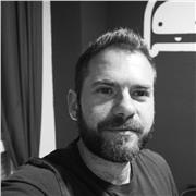 Profesor en Diseño Cerámico, Diseñador Industrial con mas de 10 años de experiencia laboral en Diseño